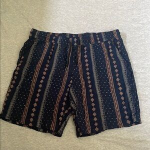 Stylish Men's Patterned Shorts in Navy and Brown